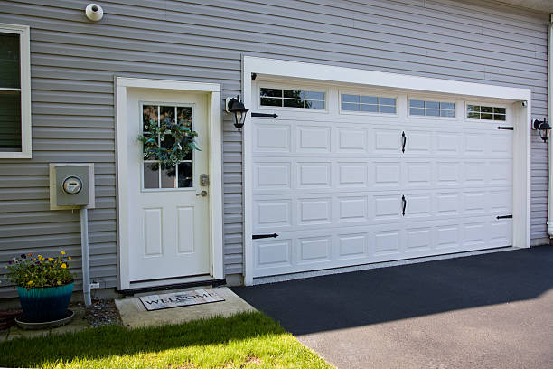 24/7 Emergency Garage Door Panel Replacement experts in Summit Hill, PA